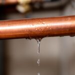 Fuite de tuyau en cuivre : 4 méthodes maison de réparation efficaces dont le mastic époxy